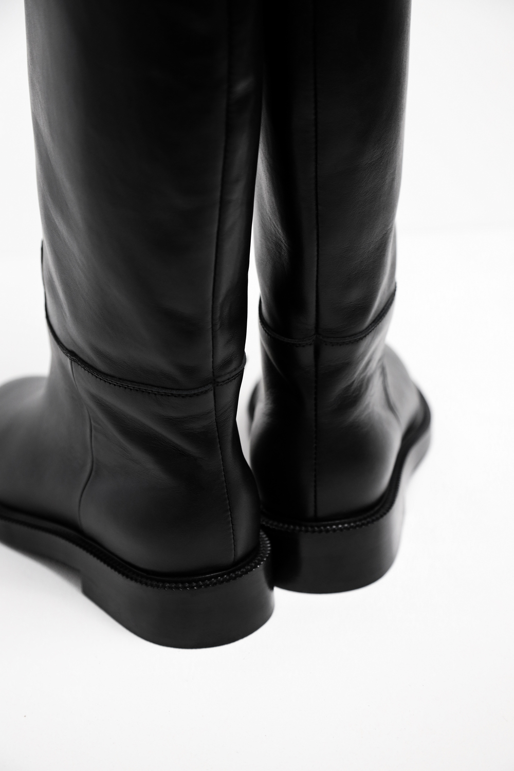 ЧОБОТИ ВИСОКІ